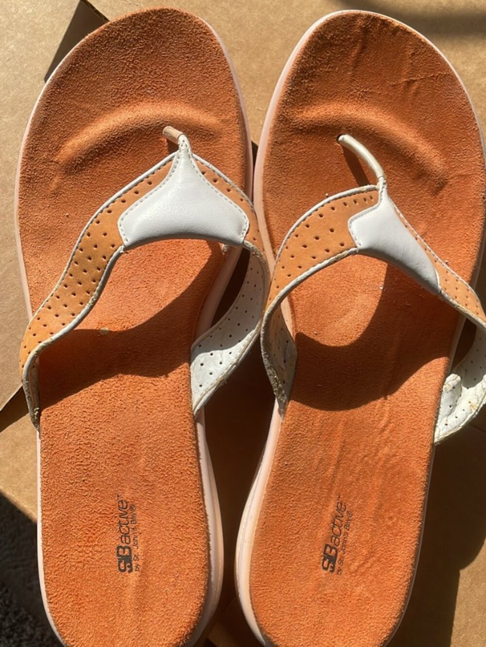 St. John's Bay Active Leather Flip Flops Size 11M